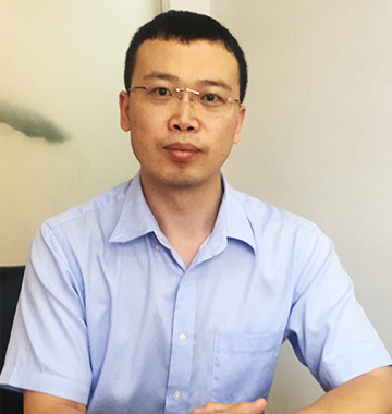 Jinfeng Hou